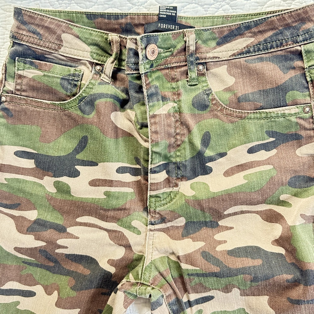 Forever 21  Green Camo Skinny Jeans